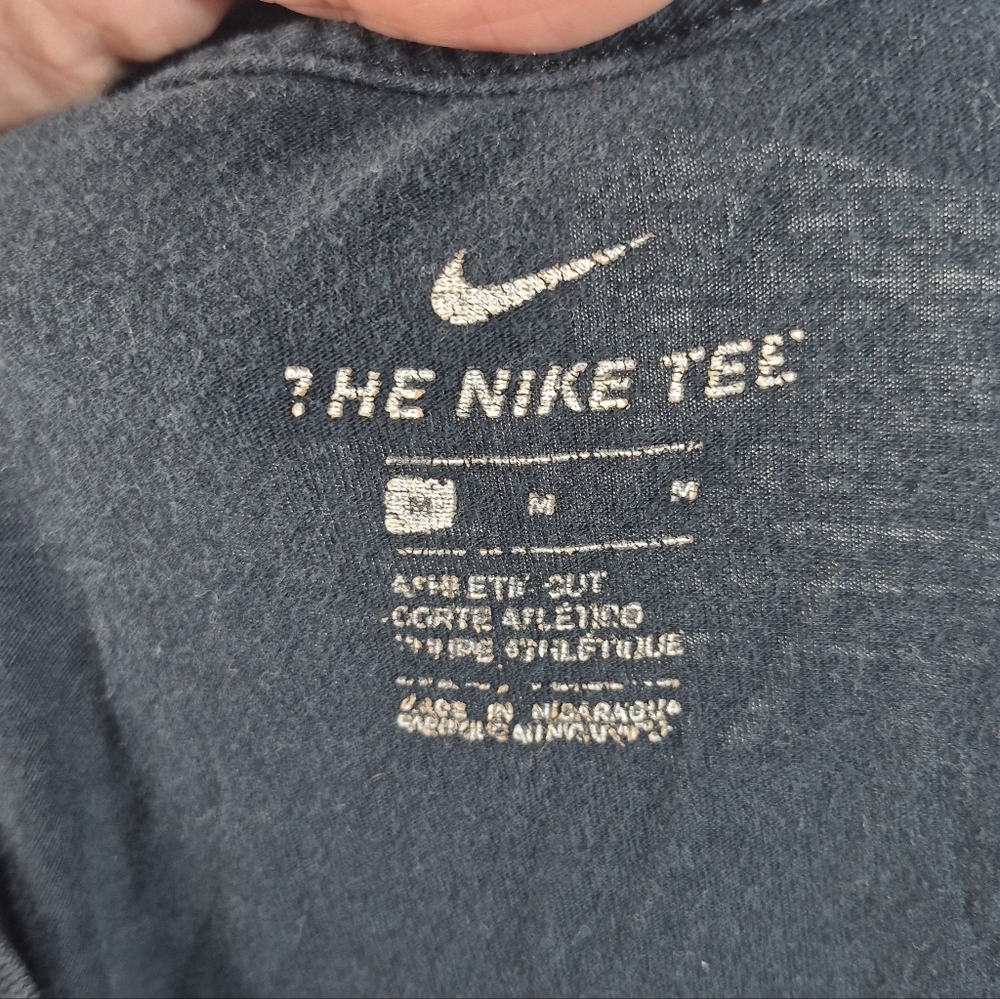 Nike The Nike Tee Men's Black T-Shirt Athletic Cut - Picture 9 of 10